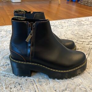 Dr. Marten ankle boots, black, size 7
